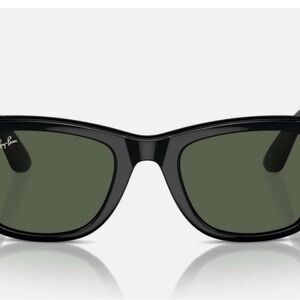 Open Box Ray-Ban Meta Wayfarer Smart Glasses Shiny Black w/ Charging Case GEN 1